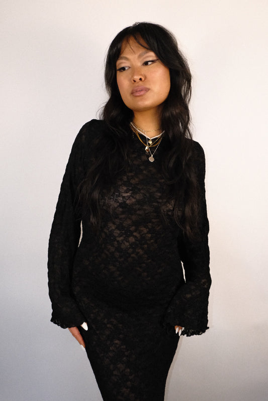 donna dress in black